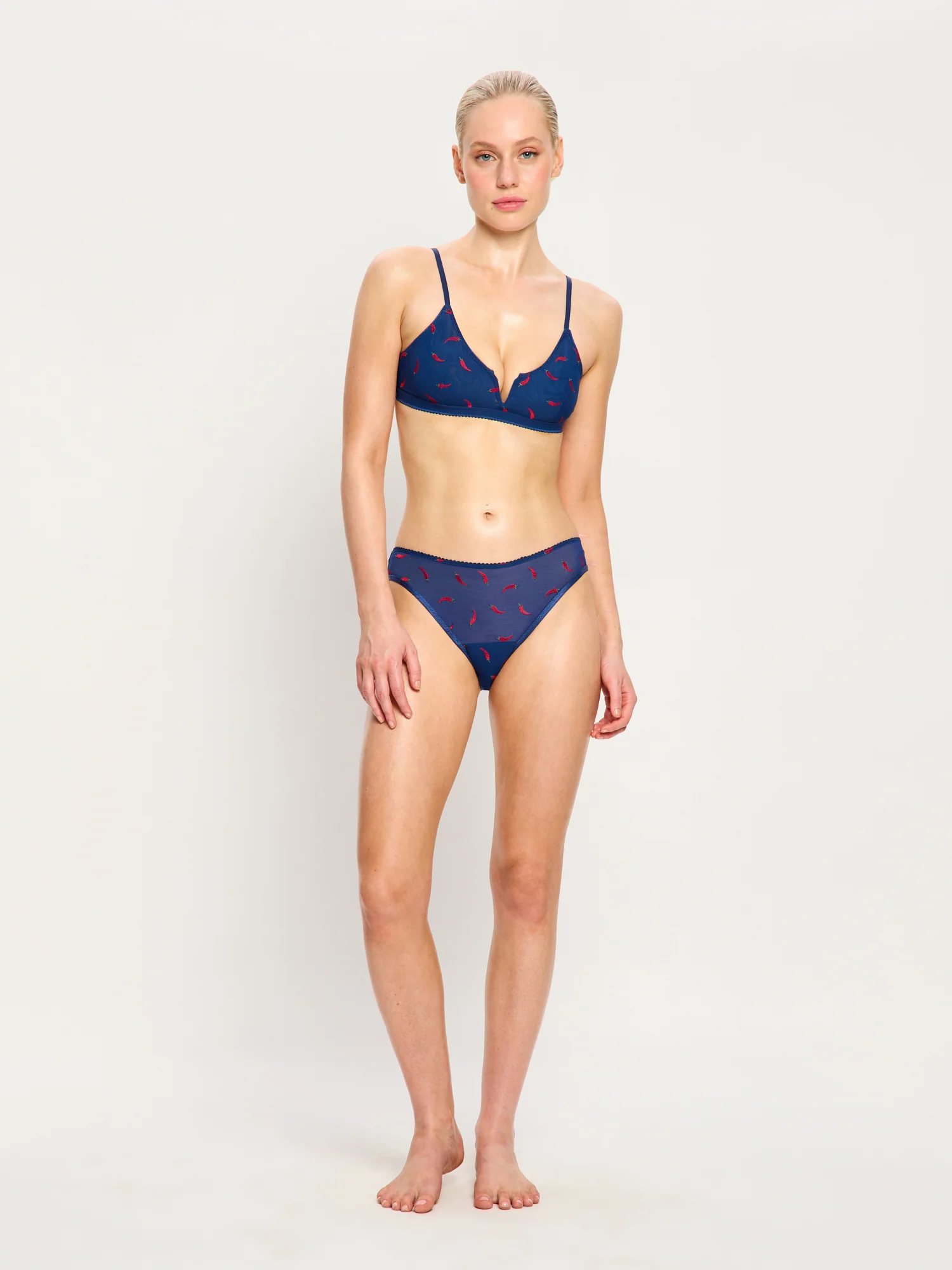 Intimates Spicy Day V-Bralette Navy Chilli - Image 8