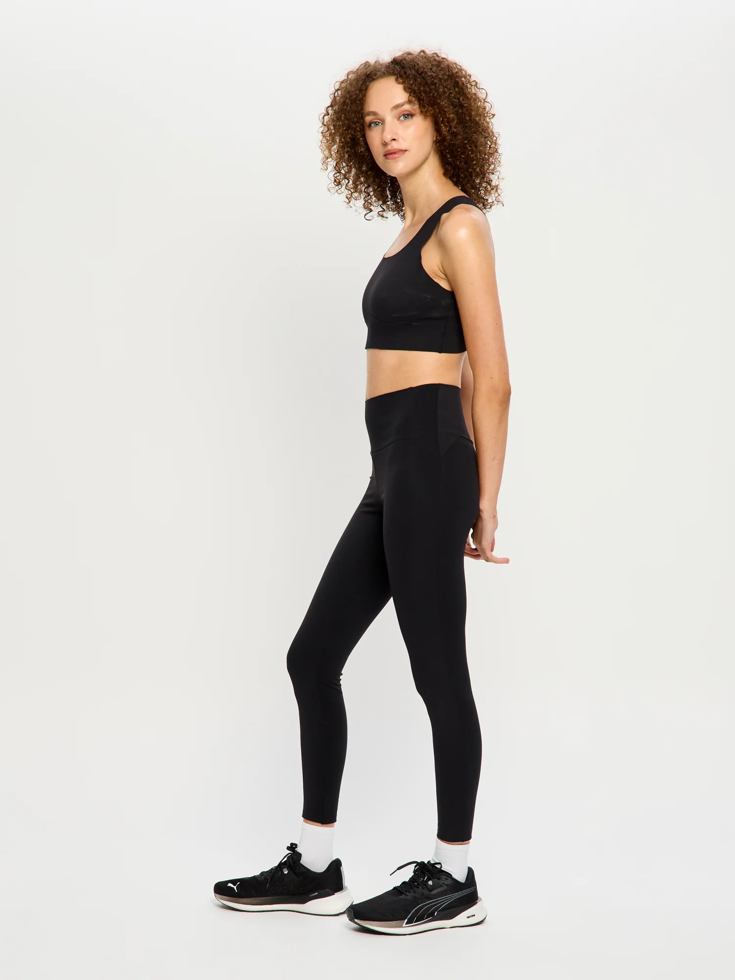 Sculpted Y Back Crop Black - Image 2
